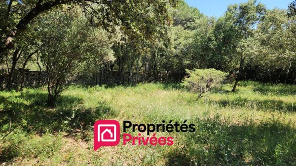 Uzès, terrain de 2600 m2