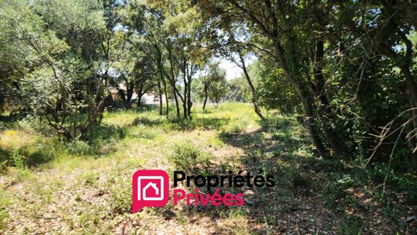 Uzès, terrain de 2600 m2