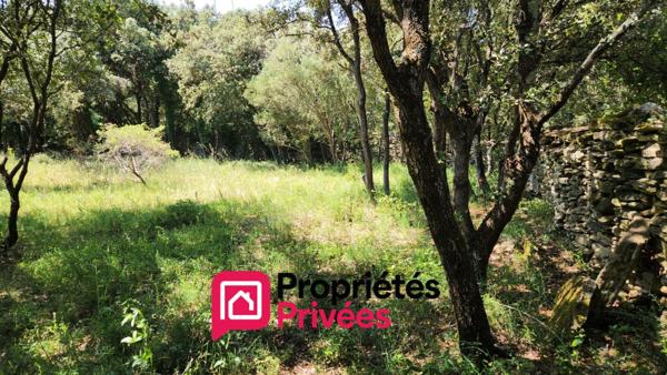 Uzès, terrain de 2600 m2