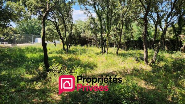 Uzès, terrain de 2600 m2