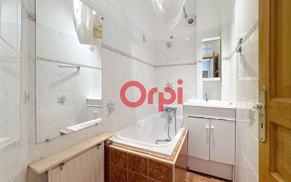 Appartement à vendre    3 pièces • 50 m2 Paris 17