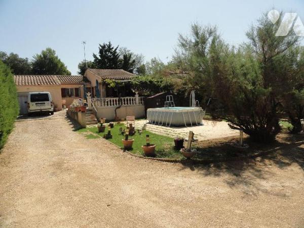  SPECIAL INVESTISSEMENT LOCATIF. VILLA de plain-pied proche de toutes commodités se composant d...