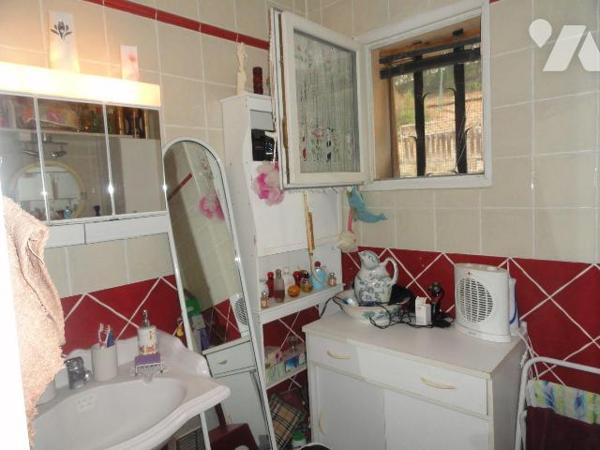  SPECIAL INVESTISSEMENT LOCATIF. VILLA de plain-pied proche de toutes commodités se composant d...