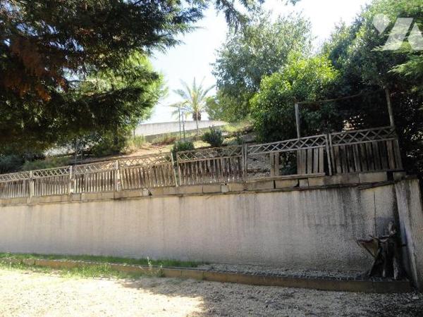  SPECIAL INVESTISSEMENT LOCATIF. VILLA de plain-pied proche de toutes commodités se composant d...