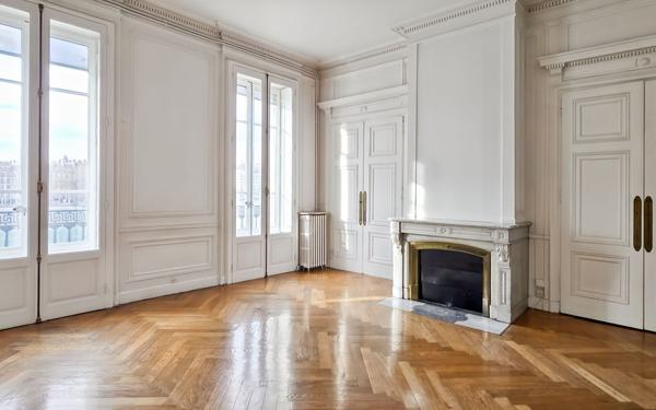 Appartement à vendre    6 pièces • 184,90 m2 Lyon 6