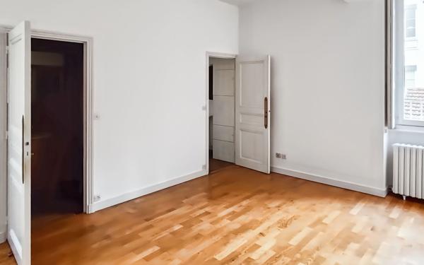 Appartement à vendre    6 pièces • 184,90 m2 Lyon 6