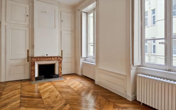 Appartement à vendre    6 pièces • 184,90 m2 Lyon 6