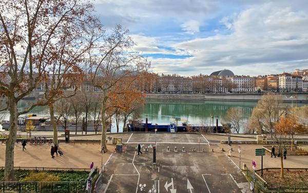 Appartement à vendre    6 pièces • 184,90 m2 Lyon 6