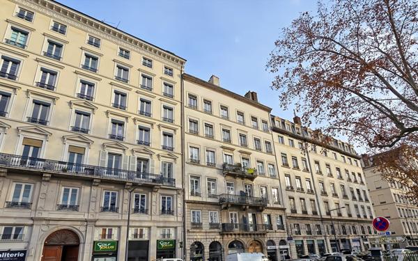 Appartement à vendre    6 pièces • 184,90 m2 Lyon 6
