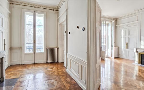 Appartement à vendre    6 pièces • 184,90 m2 Lyon 6