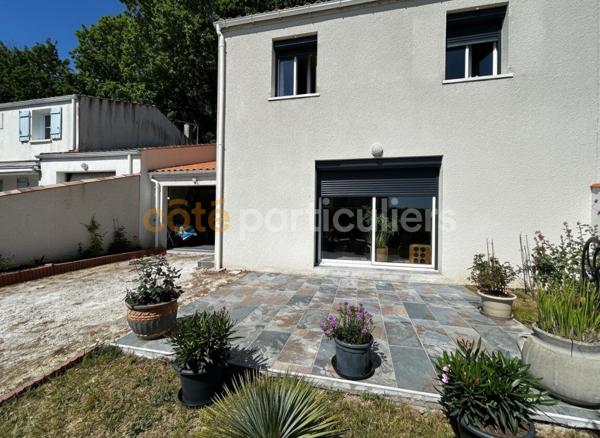 Vente
                Maison79 m² - 4 Pièces -
                    ROYAN (17200)