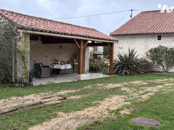 GRANDE MAISON EN BON ETAT SANS VIS A VIS AVEC GRAND ATELIER, TERRAIN  ARBORÉ ET CLOS
