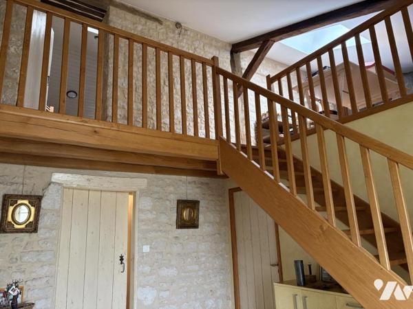 GRANDE MAISON EN BON ETAT SANS VIS A VIS AVEC GRAND ATELIER, TERRAIN  ARBORÉ ET CLOS