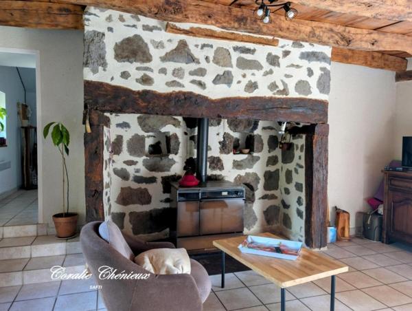 Jolie maison en pierre rénovée