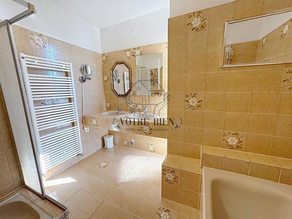 Villa Manosque 6 pièce(s) 185.30 m2