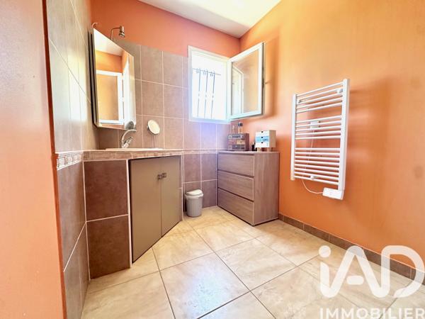 Maison à vendre 4 pièces 118 m² Sainte-Cécile-les-Vignes