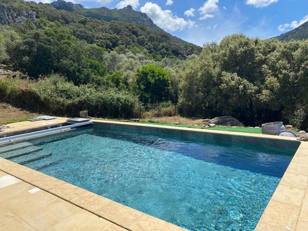 Propriano, Superbe propriété de 2 villas, piscine, vue mer, terrain de 3793 m2, vue panoramique