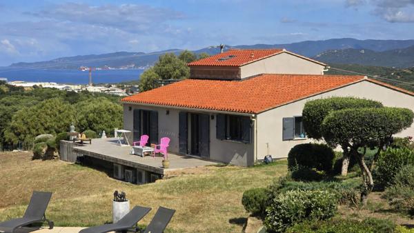 Propriano, Superbe propriété de 2 villas, piscine, vue mer, terrain de 3793 m2, vue panoramique