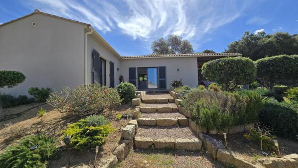 Propriano, Superbe propriété de 2 villas, piscine, vue mer, terrain de 3793 m2, vue panoramique