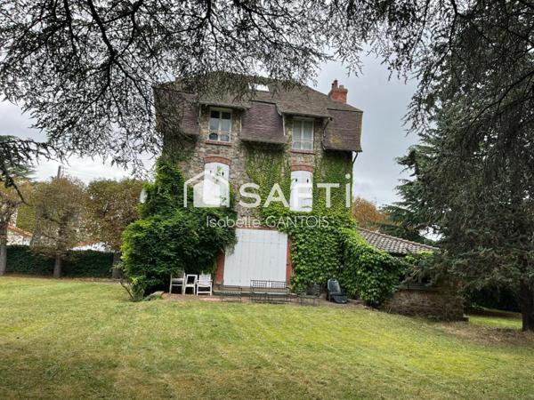 Beau potentiel avec terrain de 2400m² quartier Pasteur