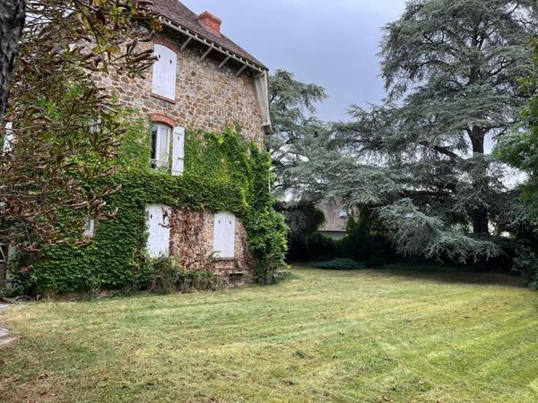 Beau potentiel avec terrain de 2400m² quartier Pasteur