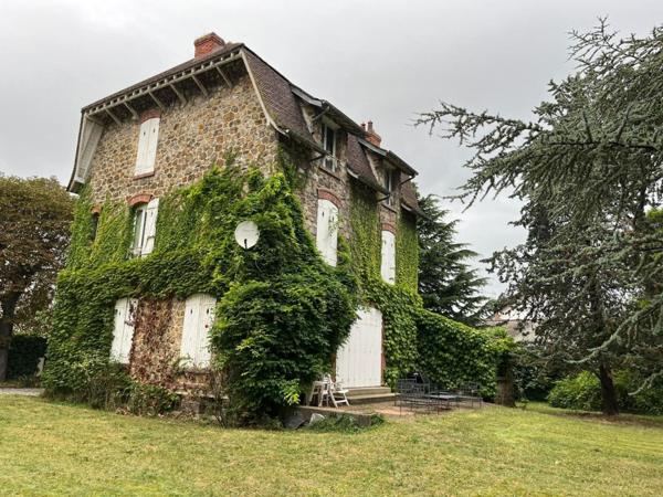 Beau potentiel avec terrain de 2400m² quartier Pasteur