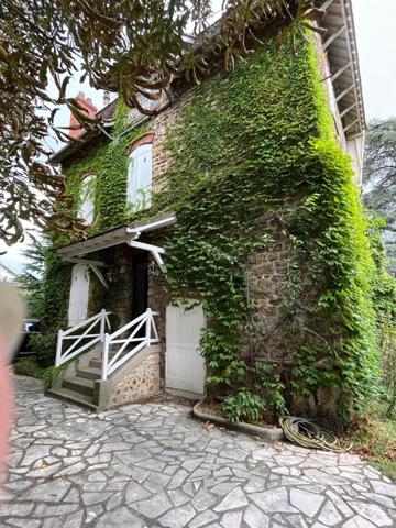 Beau potentiel avec terrain de 2400m² quartier Pasteur