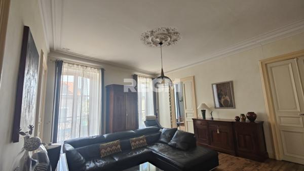 Pau (64000) PAU – Superbe appartement T4 entièrement rénové avec terrasse et vue Pyrénées