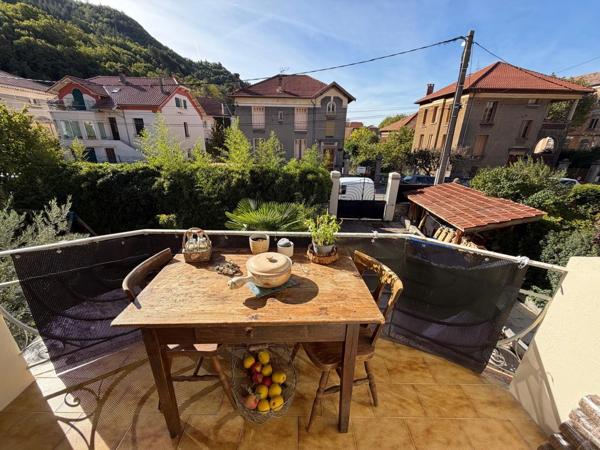 🏛️Elégante Maison Bourgeoise 1936 Rénovée – 4 Faces – Quartier Prisé des Chauchets (Digne-les-Bains)