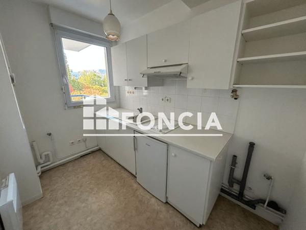 Location Appartement 2 pièces 48.7 m² - RESIDENCE L'YON D'OR - SUCCESSION ET VENTE EN COURS La Roche Sur Yon 85000
