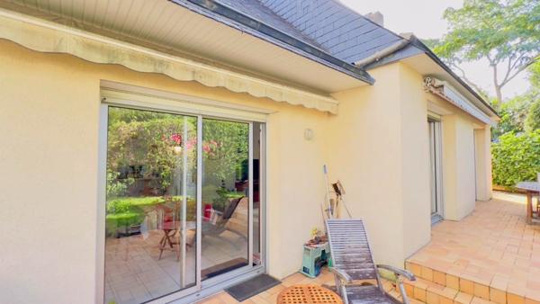 Quimper quartier LE TOURELLE – Maison 5 chambres - vie de plain pied - 150 m² habitable / 250 m² utile - terrain 708 m²