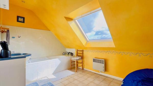 Quimper quartier LE TOURELLE – Maison 5 chambres - vie de plain pied - 150 m² habitable / 250 m² utile - terrain 708 m²