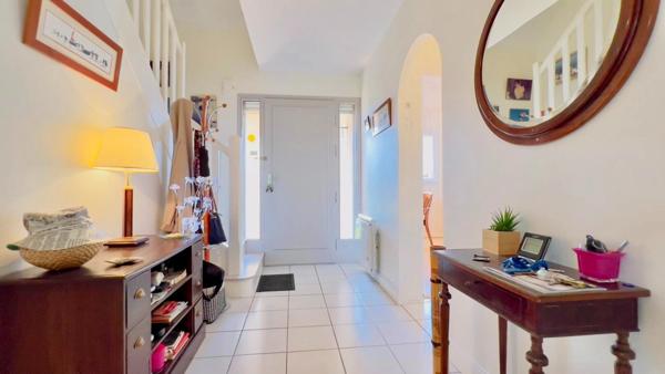 Quimper quartier LE TOURELLE – Maison 5 chambres - vie de plain pied - 150 m² habitable / 250 m² utile - terrain 708 m²