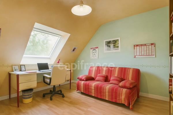 Quimper quartier LE TOURELLE – Maison 5 chambres - vie de plain pied - 150 m² habitable / 250 m² utile - terrain 708 m²