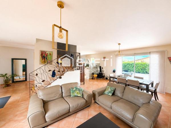 Belle maison familiale de 154 m² avec piscine, 5 chambres et terrain de 825 m² - Lherm