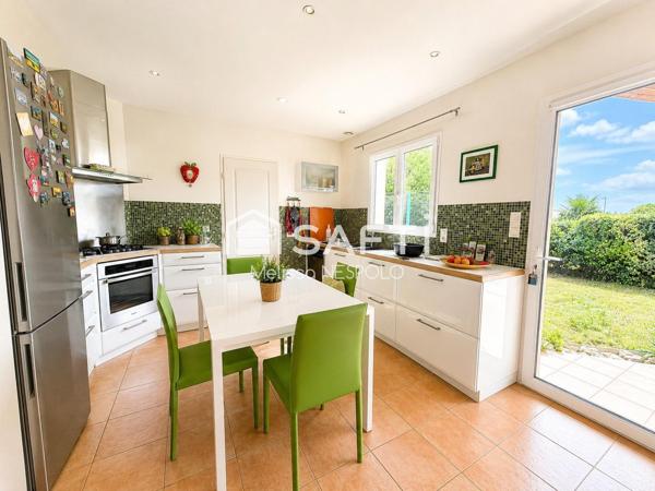 Belle maison familiale de 154 m² avec piscine, 5 chambres et terrain de 825 m² - Lherm