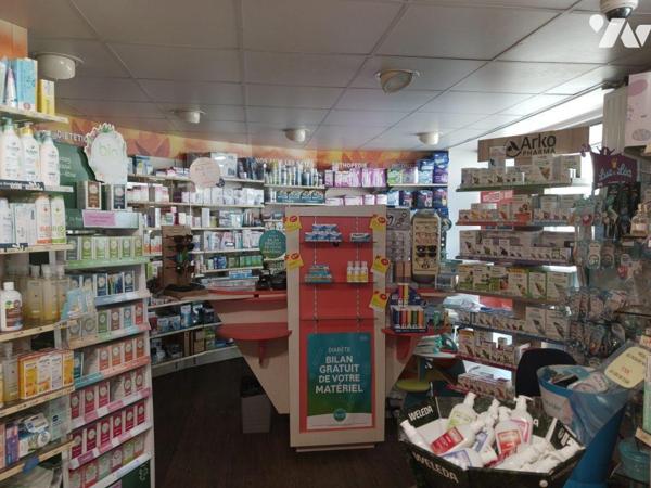 A VENDRE sur la commune de MUSSY SUR SEINE (Aube), un immeuble mixte à usage commercial et d'ha...