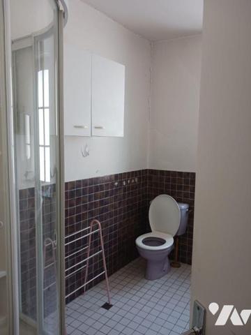 A VENDRE sur la commune de MUSSY SUR SEINE (Aube), un immeuble mixte à usage commercial et d'ha...