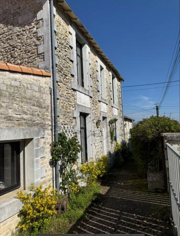 Maison Niort 7 pièces 177 m2, Niort 79000