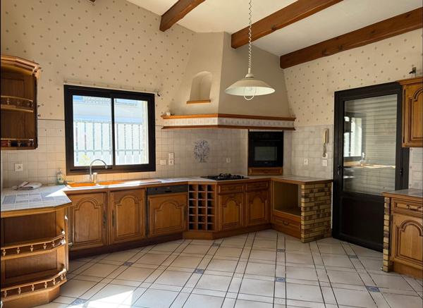 Maison Niort 7 pièces 177 m2, Niort 79000