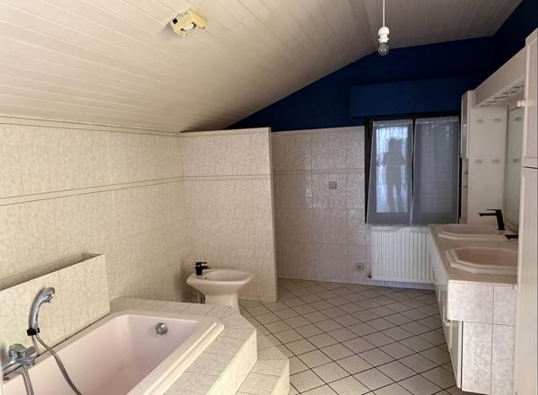 Maison Niort 7 pièces 177 m2, Niort 79000