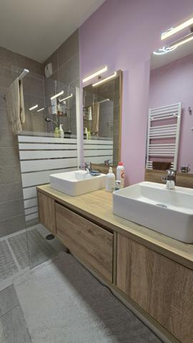 Tours (37100) TOURS - Dernier étage - Appartement T4 de 92m² avec terrasse et parkings