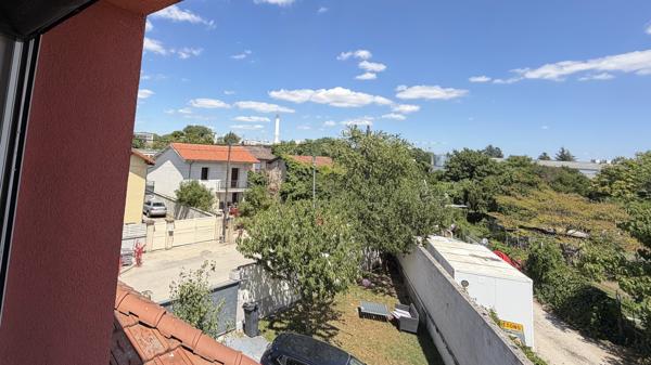 Maison
         6 pièces
        - 140 m² Bien prestige 488 000 € *