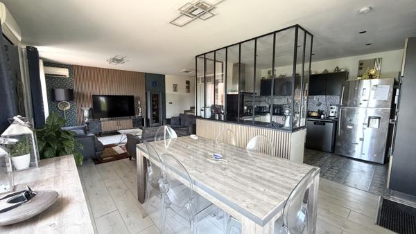 Maison
         6 pièces
        - 140 m² Bien prestige 488 000 € *