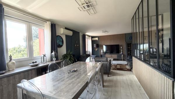 Maison
         6 pièces
        - 140 m² Bien prestige 488 000 € *
