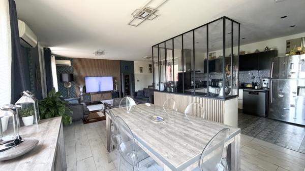 Maison
         6 pièces
        - 140 m² Bien prestige 488 000 € *