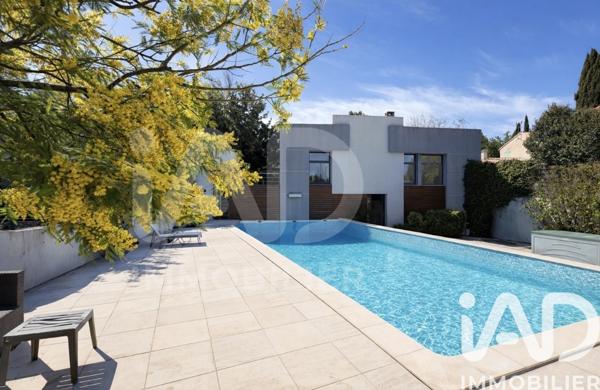 Maison à vendre 7 pièces 237 m² Nîmes