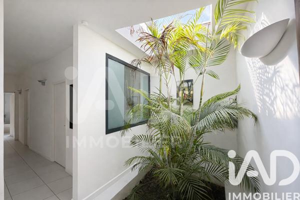 Maison à vendre 7 pièces 237 m² Nîmes