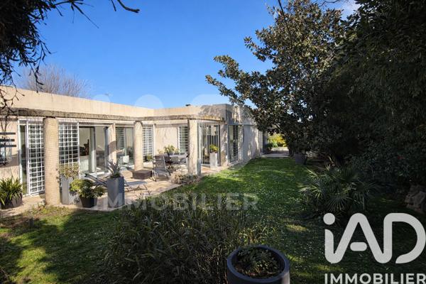 Maison à vendre 7 pièces 237 m² Nîmes