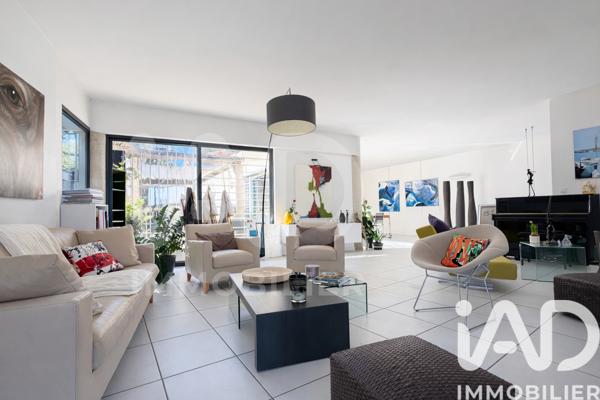 Maison à vendre 7 pièces 237 m² Nîmes